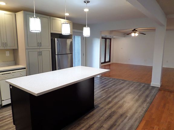 5th image of 32827 51st Ave S