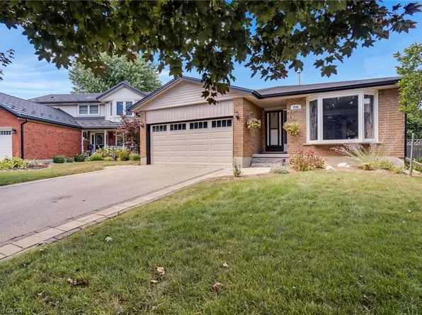 238 Westview Ct, Kitchener, ON N2N 2V7