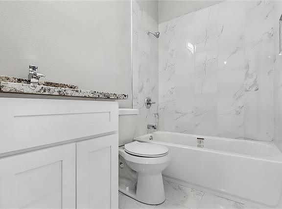5th image of 9038 Cohn St