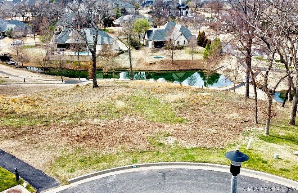 2nd image of 711 W 107th Pl S