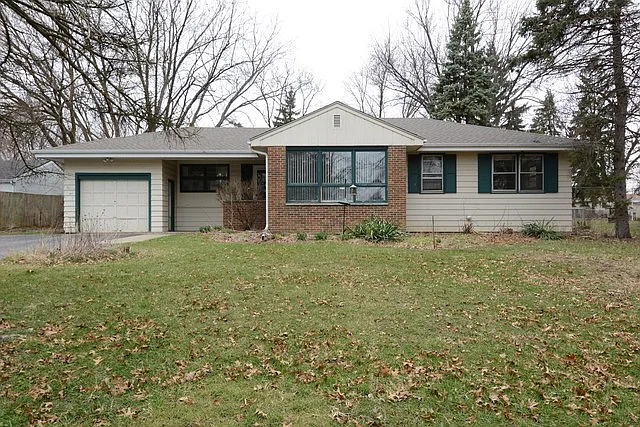 2N074 Virginia Ave photo 1