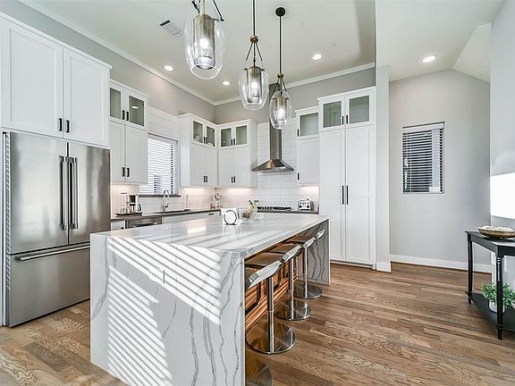 3rd image of 1503 Robin Street #C