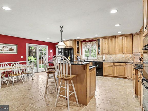 2nd image of 410 Clearview Rd