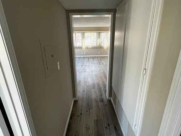 hallway into bedrooms