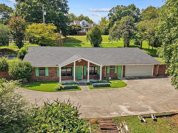 3rd image of 2502 E Hillview Dr