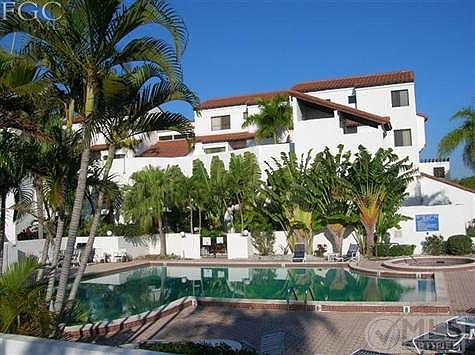Gorgeous Ports of Iona Pool and Hottub.  Never overcrowded.
