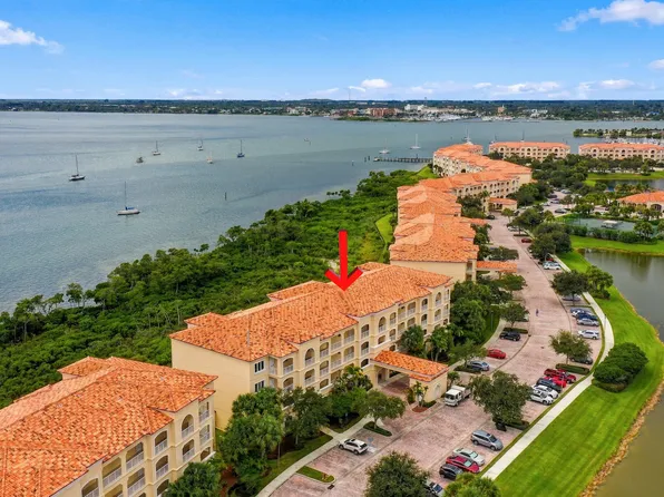 24 Harbour Isle Drive W #204, Fort Pierce, FL 34949