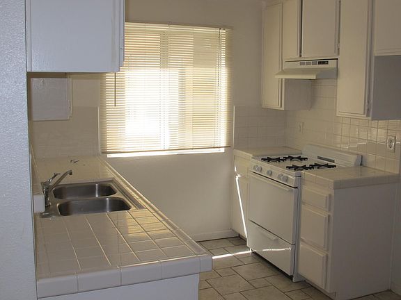 2nd image of 7020 Coldwater Canyon Ave