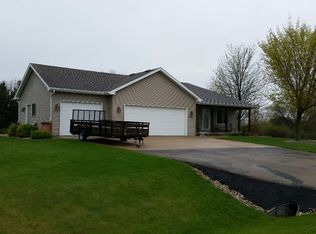 W6783 Parkview Dr, Greenville, WI 54942