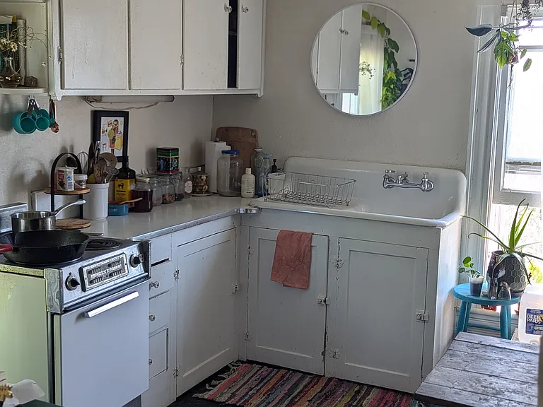 417 Maple Ave #2 — Photo 4