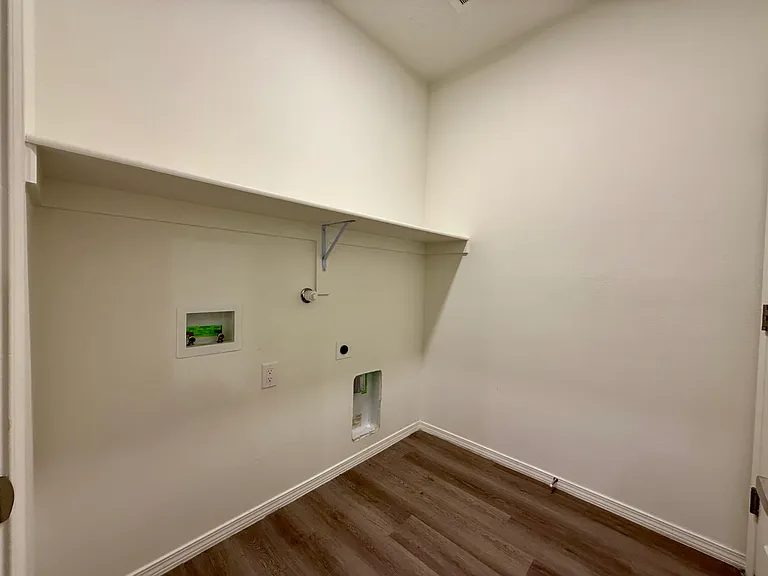 267 San Clemente Ave NW — Photo 9