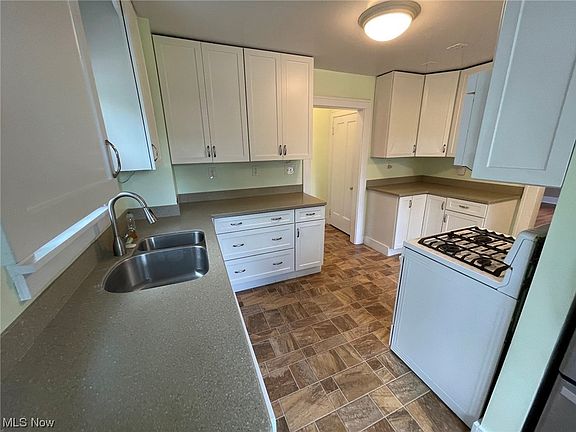 3rd image of 1388 Lynn Park Dr