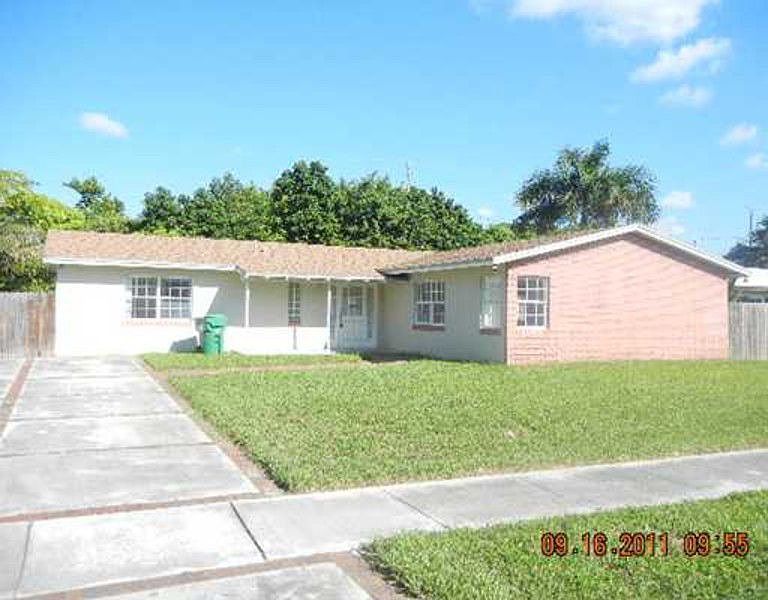 1st image of 19640 Belmont Dr