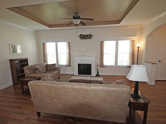4th image of 1479 Equestrian Dr