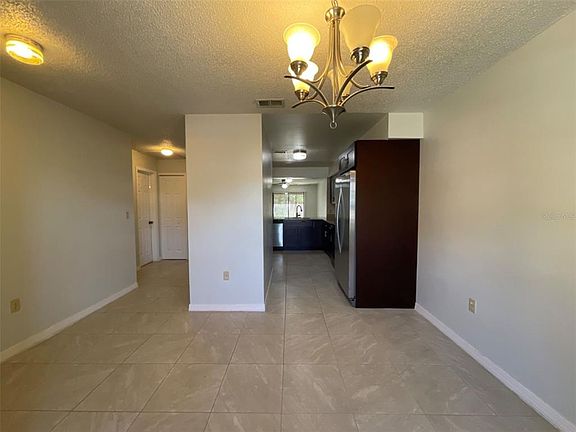 2nd image of 809 Glastonbury Dr #809