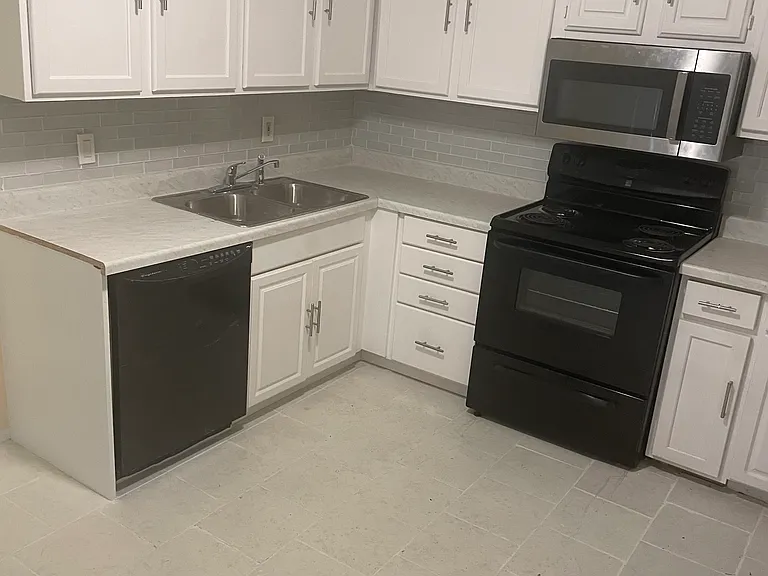 9719 Newton Dr — Photo 16