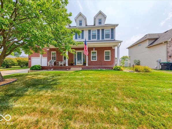 415 N Greenbriar Dr, Greenwood, IN 46142