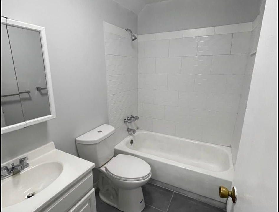 2nd image of 324 Hope Ave #2