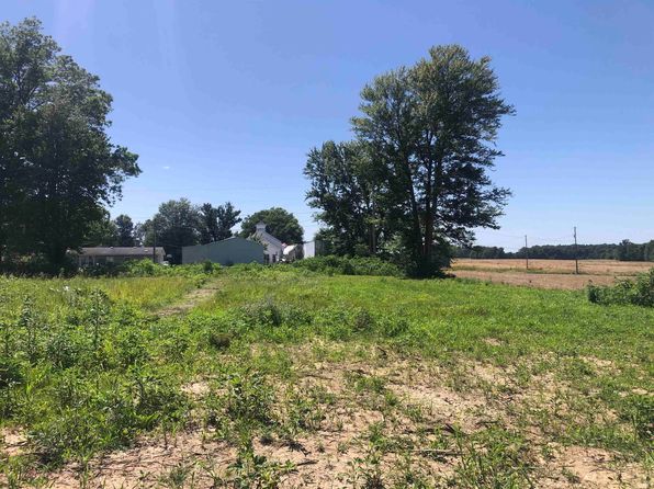 204 N East St, Campbellsburg, IN 47108