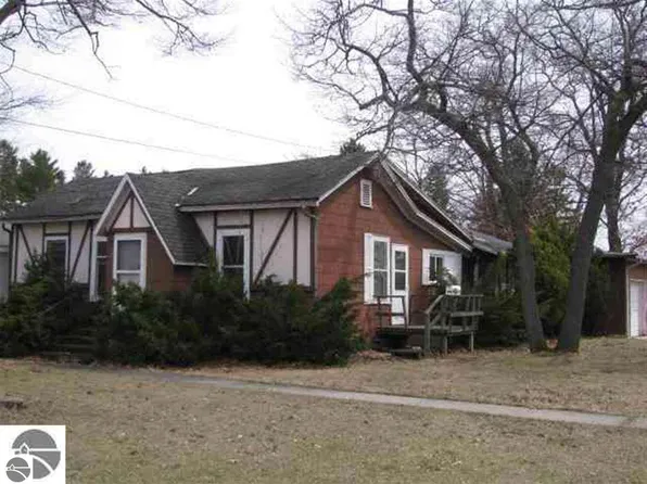 1040 E Bay St, East Tawas, MI 48730