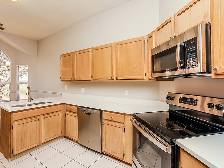 2523 Dovetail Dr — Photo 6
