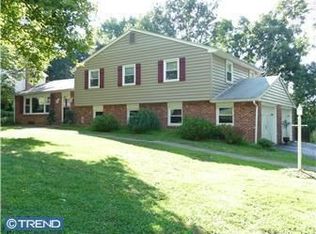 206 Laurel Ln, Broomall, PA 19008