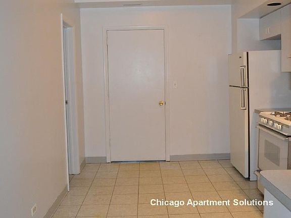 3rd image of 6509 N Ashland Ave #2