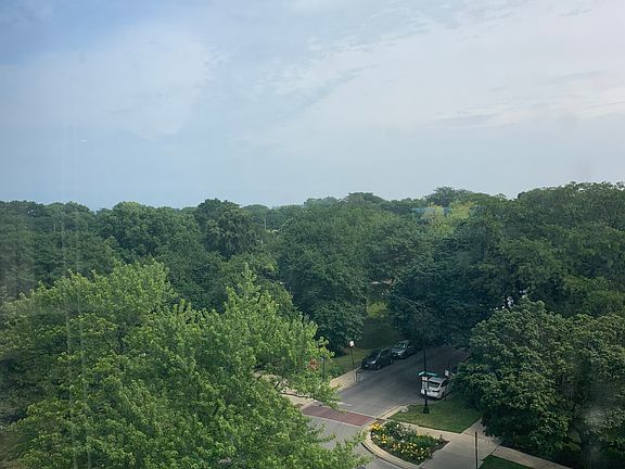 2nd image of 5100 N Marine Dr APT 6A