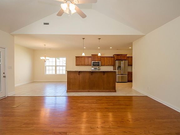 4th image of 305 Patmore Ln