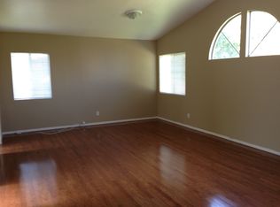 13702 Rossburn Ave, Hawthorne, CA 90250