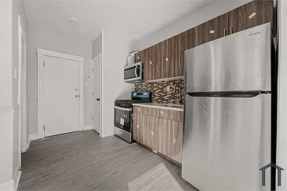 2336 Barnum Avenue Cut Off #2