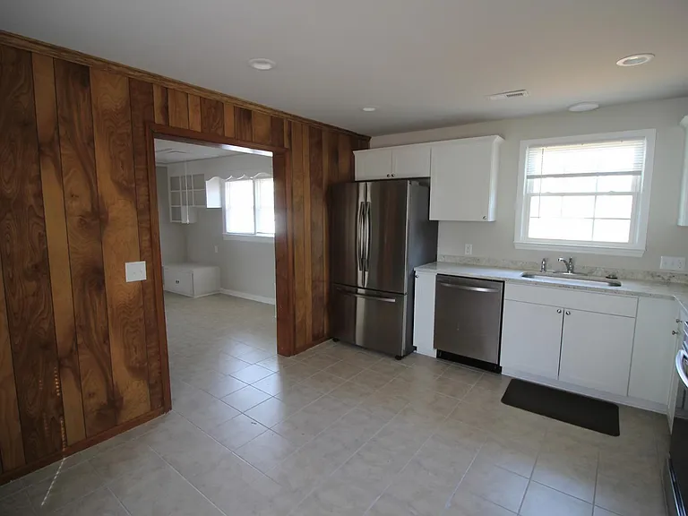 212 N Main St — Photo 12