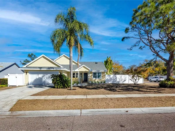 2735 Cordova Way S, Saint Petersburg, FL 33712