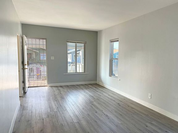4th image of 1382 Molino Ave #1382