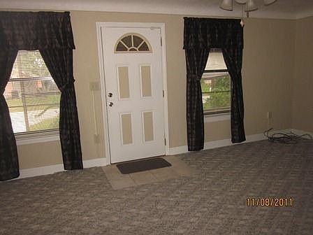 4th image of 4 William Dr