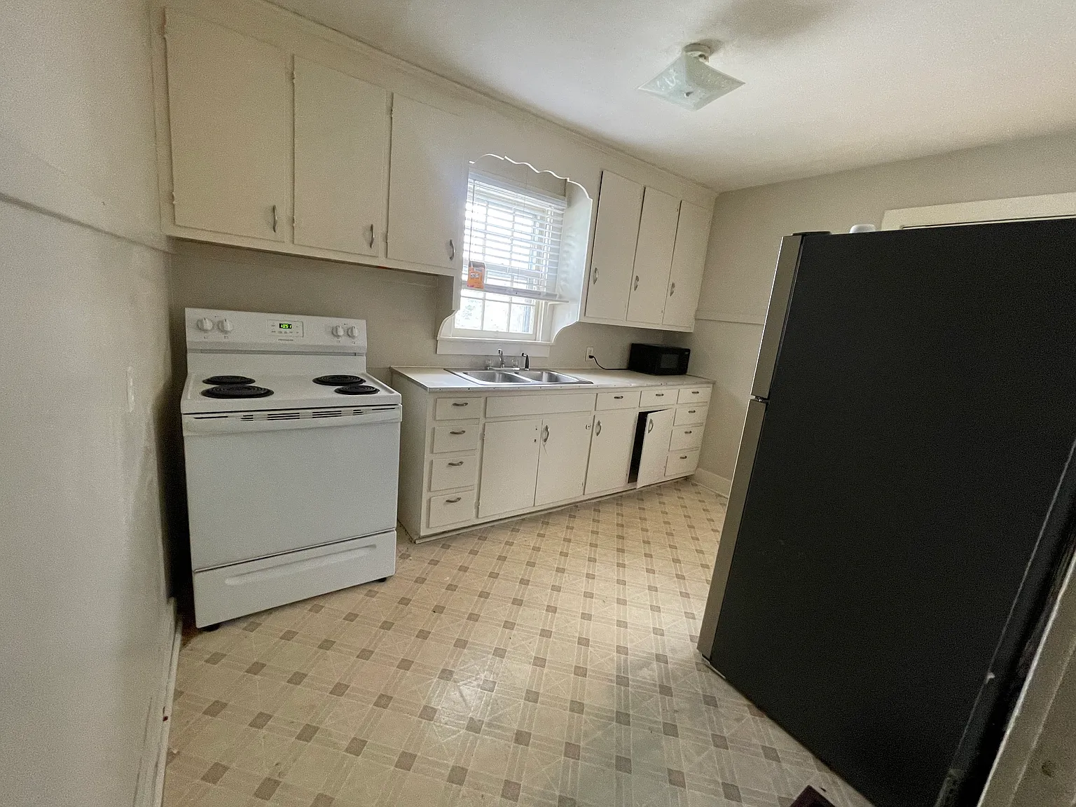 2 bed, $950 — Photo 4