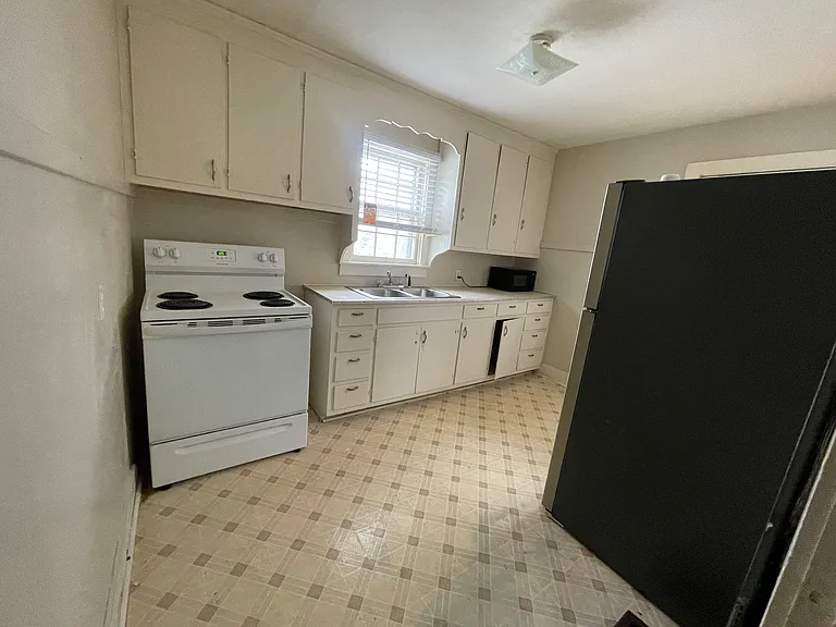 812 Old Fort Ave #2 — Photo 4