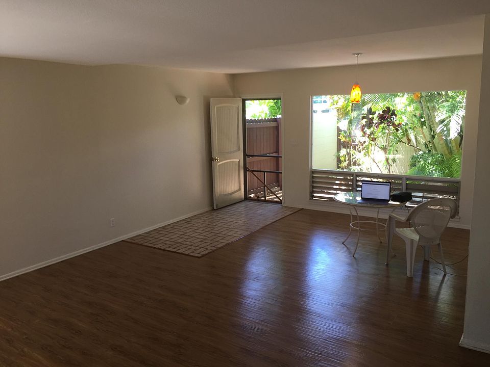 Dinning Area Garden View