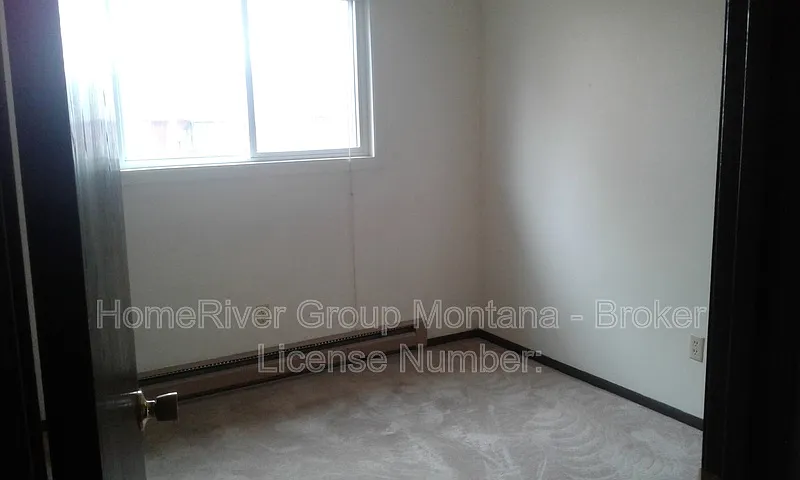 2 bed, 1.0 bath, $1,295 — Photo 3