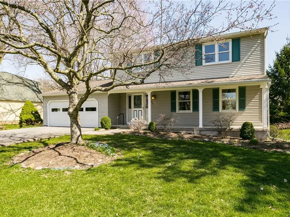 7504 Woodstream Ter, North Syracuse, NY 13212