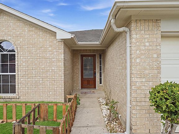 3rd image of 3435 Red Cedar Dr