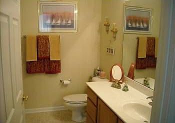 4th image of 8163 Sultana Cres