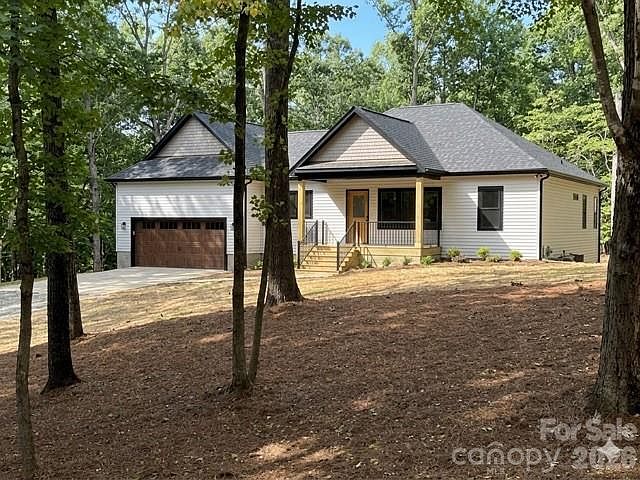 1st image of 644 Roxboro Dr