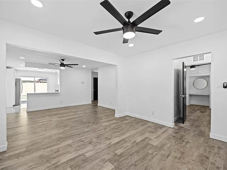 4427 W Oklahoma Ave — Photo 5
