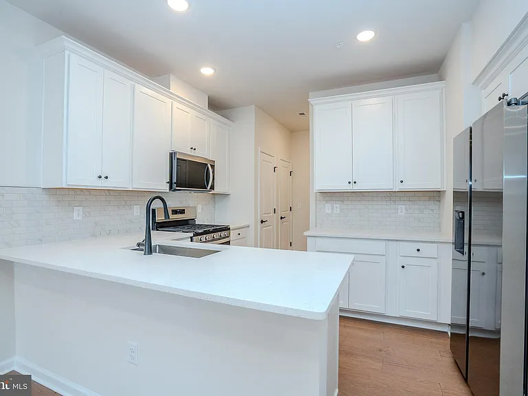 507 Reading Ct — Photo 8