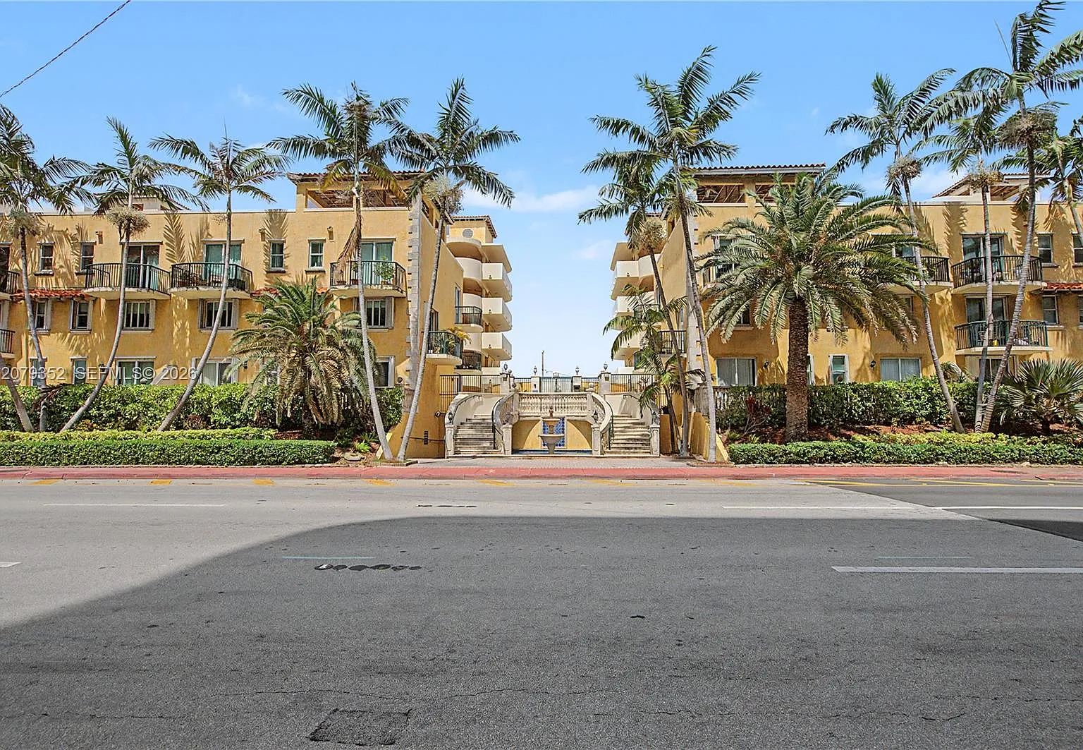 Surfside Palms Condo — Photo 2