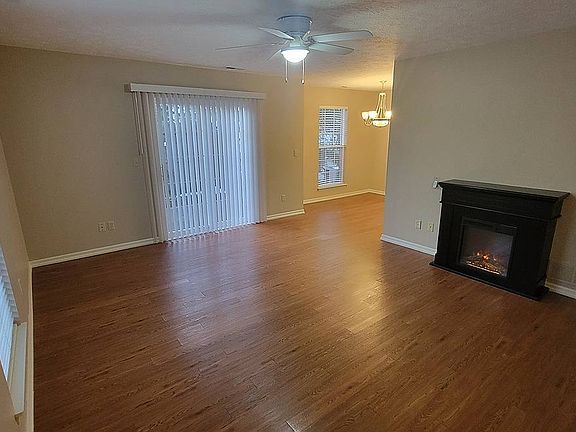 3rd image of 400 Waterside Ave NW