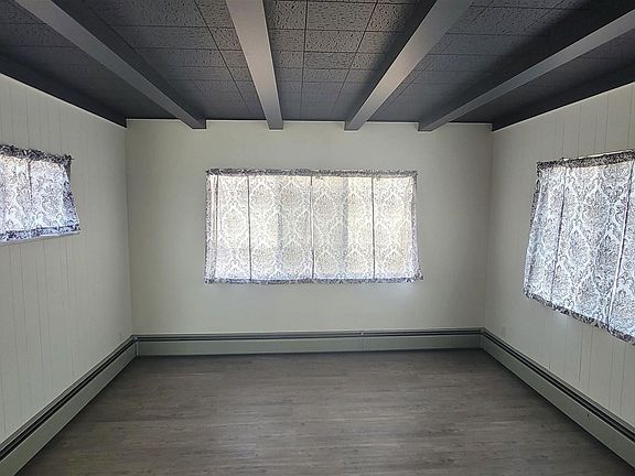 4th image of 20601 Chalon St