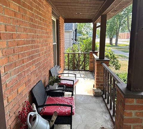 2nd image of 25501 Pembroke Ave