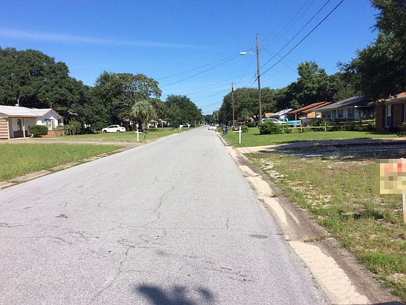 4th image of 204 Loizos Dr NW
